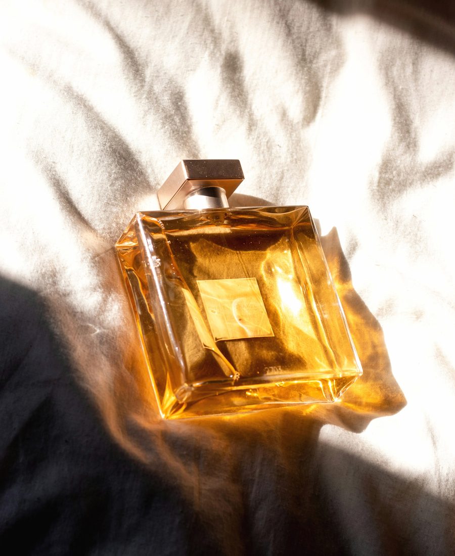 Perfume on white silk, flash USDT generator